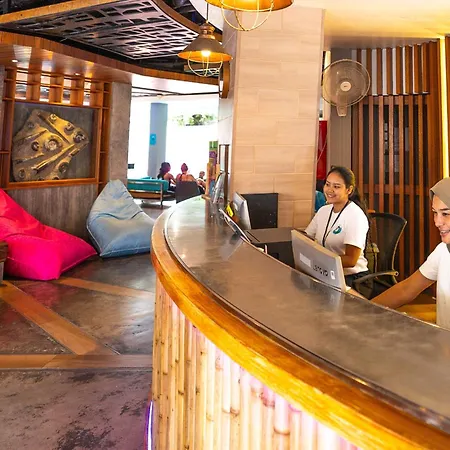 Mad Monkey Phuket-3